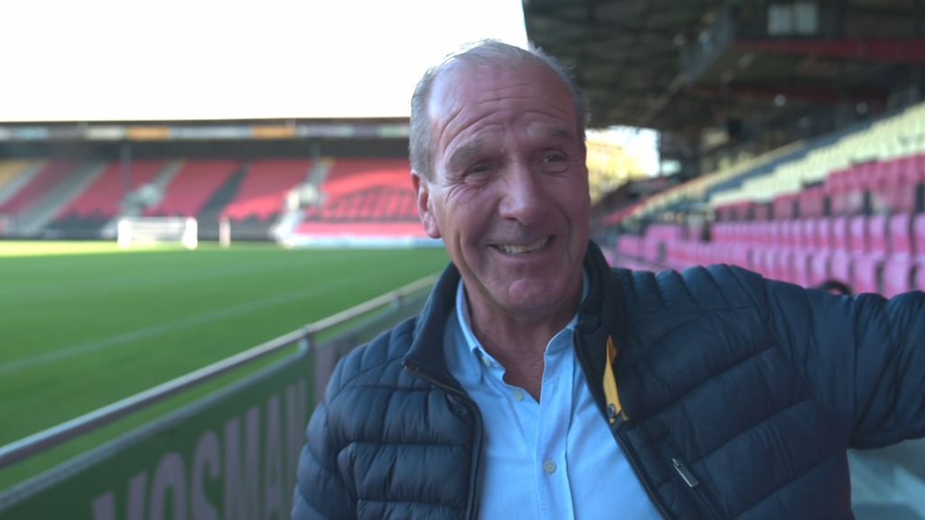 Go Ahead-voorzitter Van Dop over de tranen na winst op Aston Villa: 'Historie geschreven'