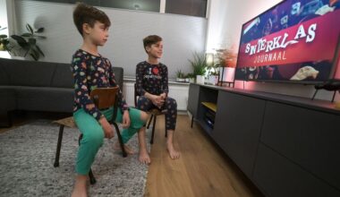 NPO zet mes in programmering, twee tv-zenders gaan op de schop