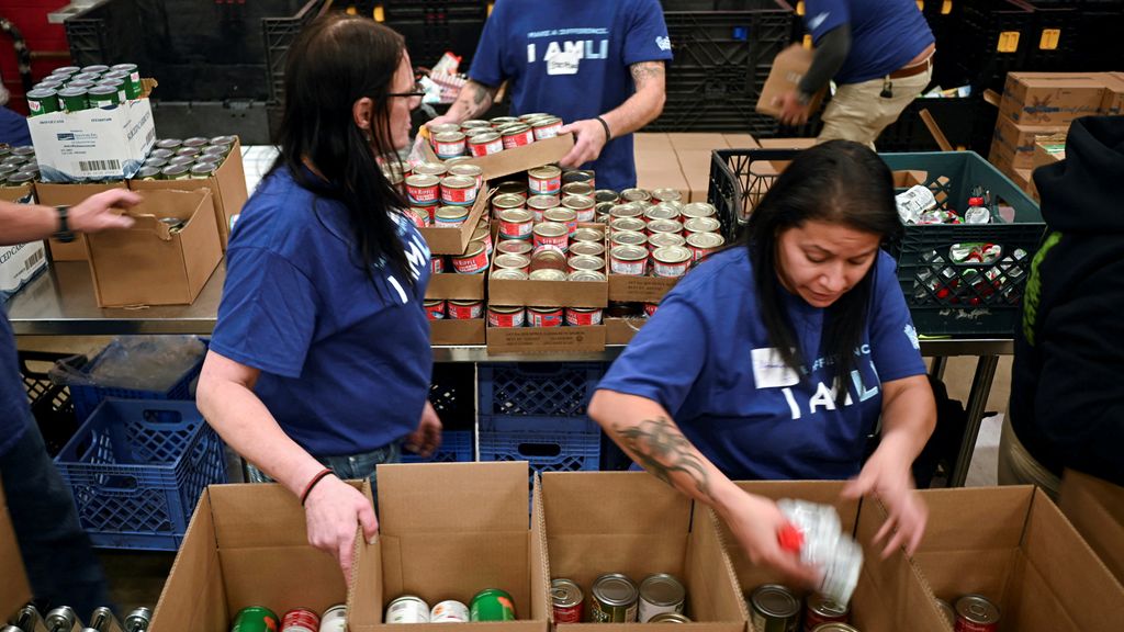 Vrees voor armoede nu bij honderdduizenden ambtenaren in VS het salaris uitblijft