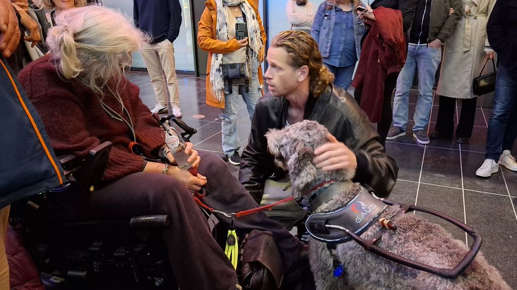 Cabaretier Patrick Laureij stuurt publiek weg om hulphond in de zaal