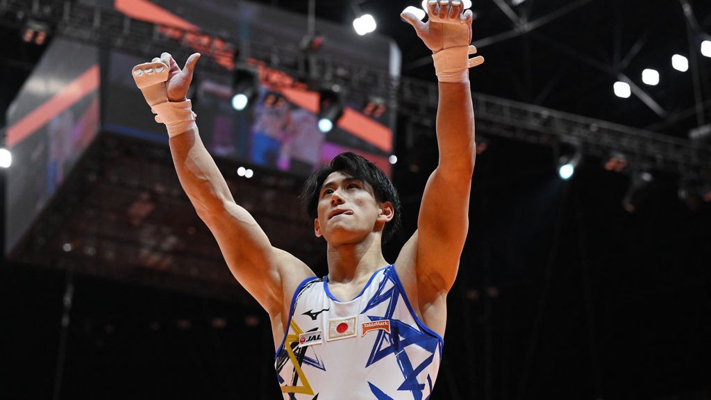 Balende en stralende Japanse kampioenen op slotdag WK turnen in Jakarta