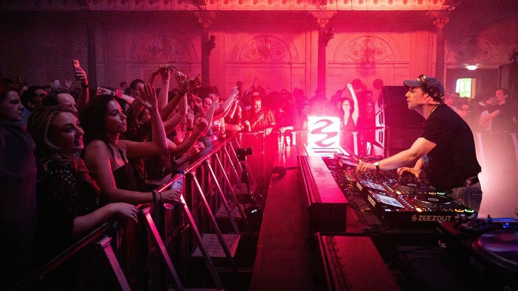 Bike buddies en goodbye host om ADE-bezoekers veilig thuis te laten komen