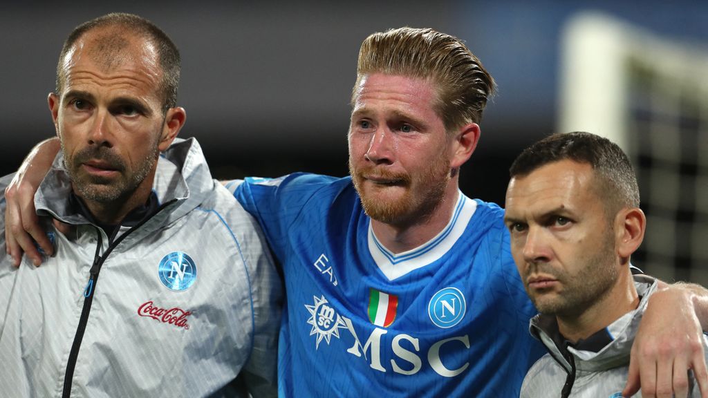Napoli herpakt zich met knappe zege op Inter, De Bruyne geblesseerd na penalty