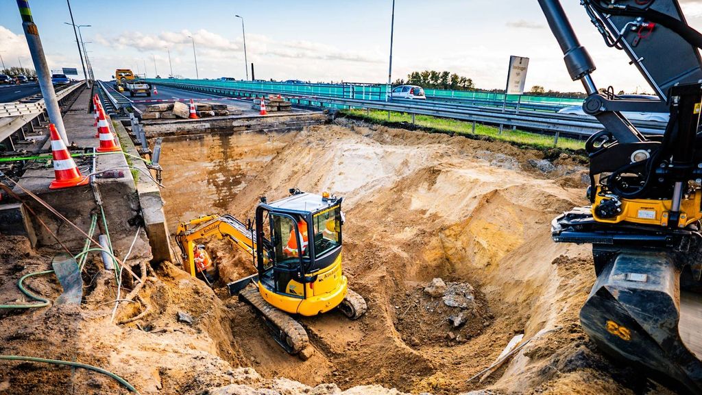 Sinkhole A12 bij Arnhem gedicht, snelweg vannacht weer open