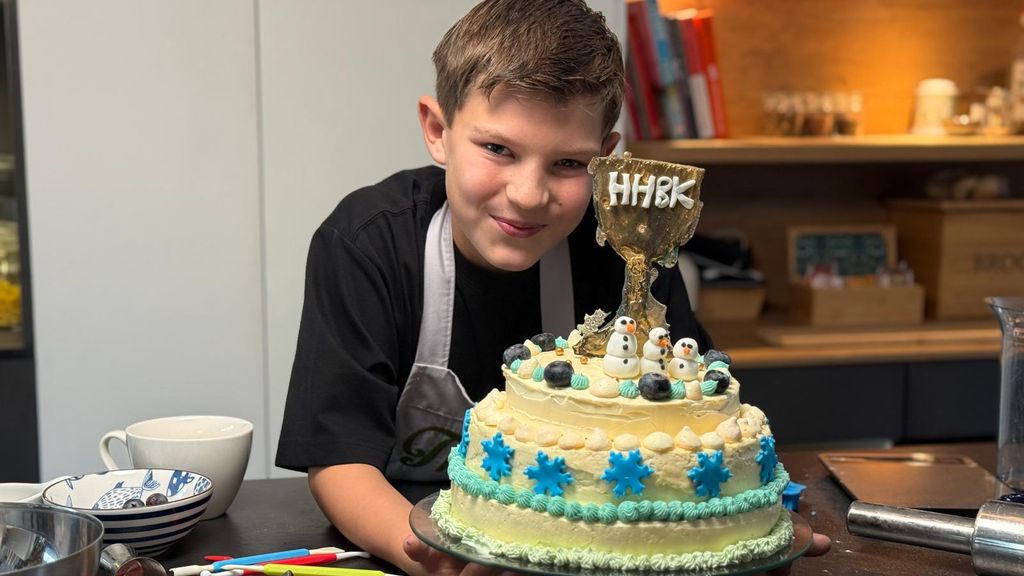 Thomas wint Heel Holland Bakt Kids: 'Wil later weer meedoen als volwassene' - NOS Jeugdjournaal