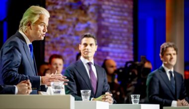 Hoe proberen partijen de grootste te worden nu ze dicht bij elkaar staan?