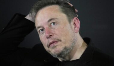 Elon Musk lanceert Grokipedia, vindt concurrent Wikipedia te woke