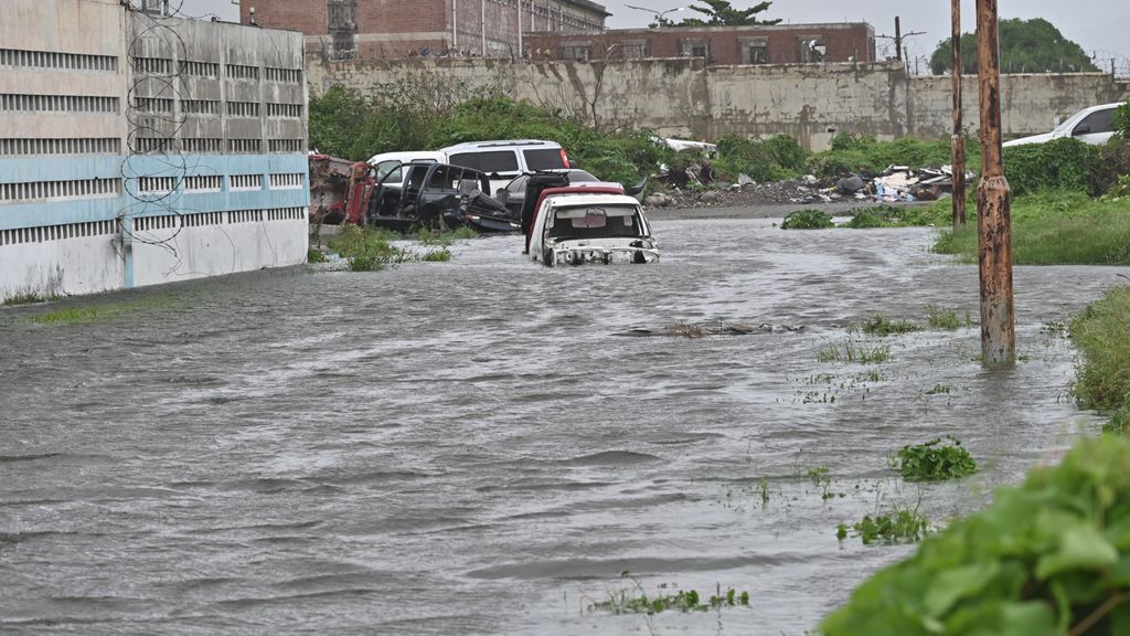 'Enorme schade' en ondergelopen straten in Jamaica door orkaan Melissa
