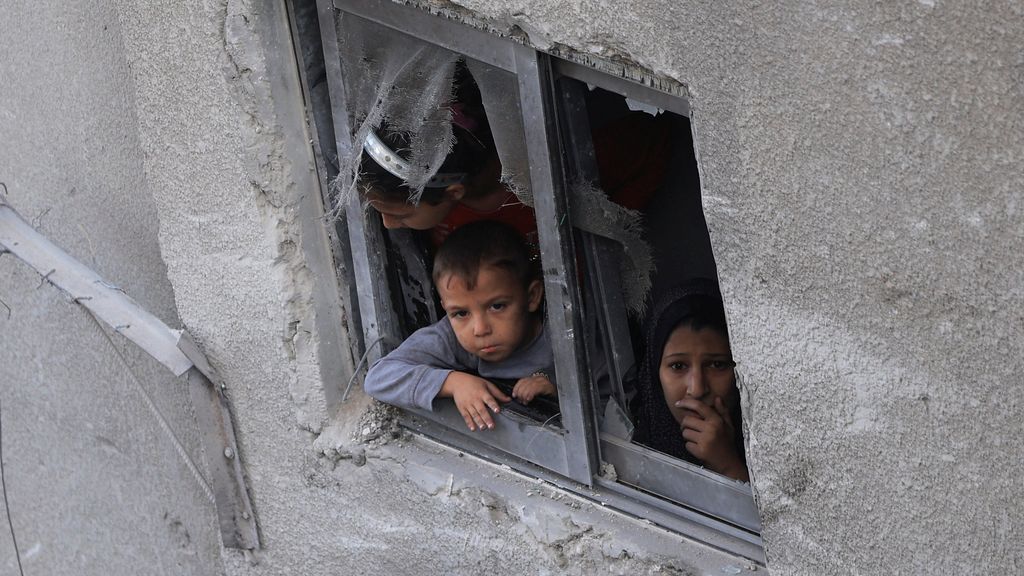 Tientallen doden door Israëlische aanvallen op Gaza, 'bestand weer hervat'