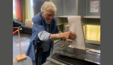 Hester was 6 uur in de weer om moeder (97) te laten stemmen: 'Belangrijk voor haar'