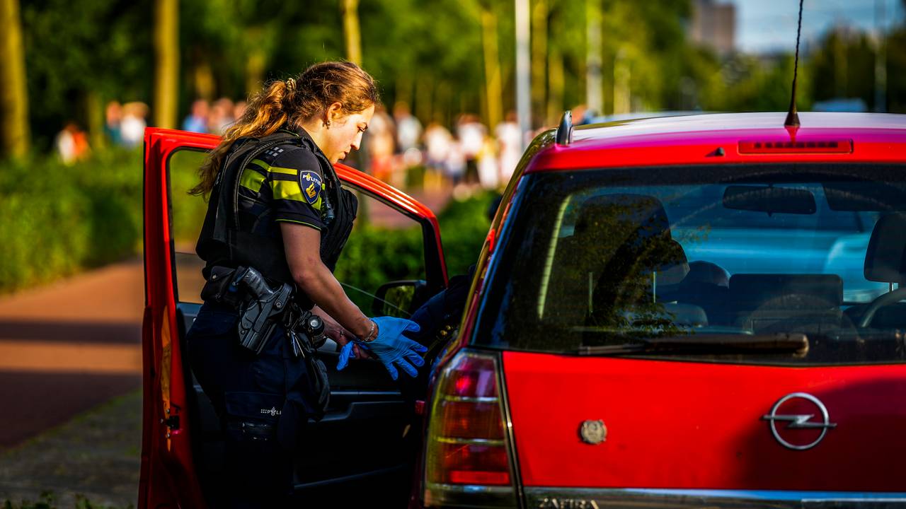 De auto waarbij Seref werd neergeschoten (foto: SQ Vision).