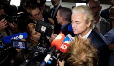 Wilders deelt berichten die suggereren dat Kiesraad niet onafhankelijk is, instantie weerspreekt beschuldiging