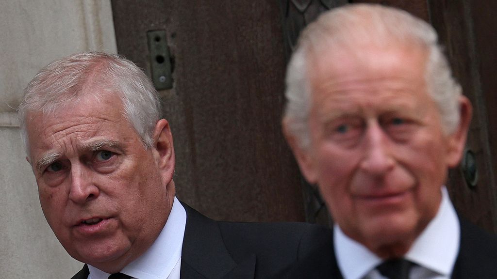 Ex-prins Andrew is zijn status nu kwijt, maar wordt hij ook vervolgd?