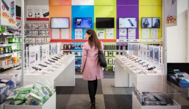 Wat is voordeliger: een abonnement mét telefoon of sim only met een los toestel? | Radar