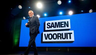 Frans Timmermans liet op verkiezingsavond na het verlies van GroenLinks-PvdA weten op te stappen als partijleider