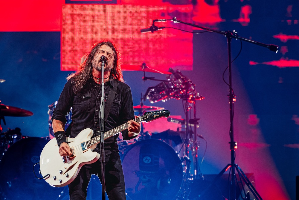 Nieuwe single Foo Fighters - "Asking For A Friend"