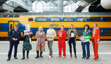 Verrassing op station: deze boeken maken kans op de NS Publieksprijs 2025
