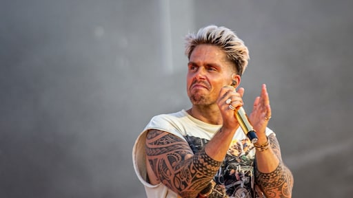 André Hazes verrast door zoon tijdens theatershow: 'Voel mij gezegend'