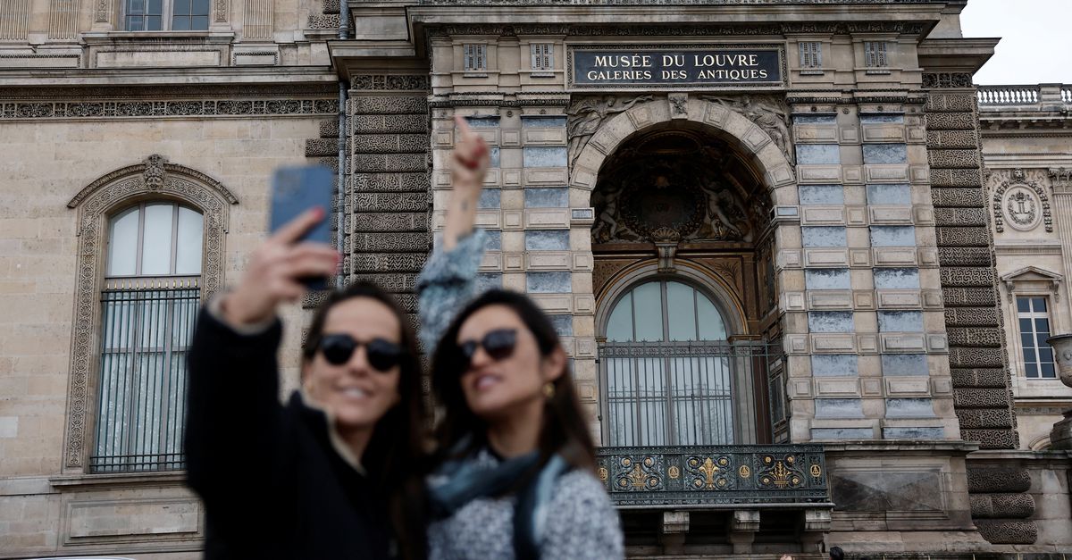 Het beveiligingssysteem van het Louvre ‘werkte perfect’ – maar op het balkon was geen enkele camera gericht