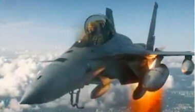 Trump dag 272: Trump plaatst video waarin hij gekroond als koning poep op Amerikaanse steden laat vallen, Vance een video waarin mensen voor Trump knielen, 'No Kings' protest trekt 5-7 miljoen demonstranten, twee vliegtuigen voor Binnenlandse Veiligheid