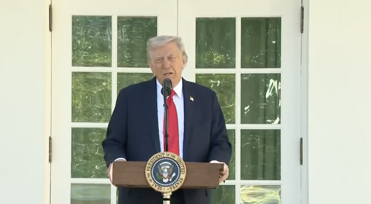 Trump dag 275: Trump annuleert ontmoeting met Poetin, eist 230 miljoen van Justitie, ontslaat inspecteur-generaal, wil NASA herstructuren, Republikeinse leiders voor rechter gedaagd wegens niet installeren Grijalva