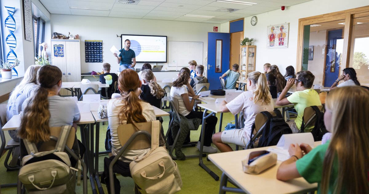 Brugklassers op een middelbare school in Geldermalsen