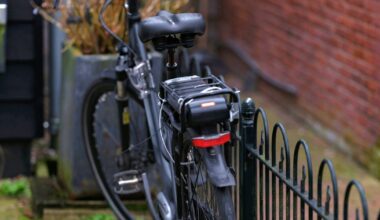 Bij het omvallen van een elektrische fiets kan de accu beschadigd raken