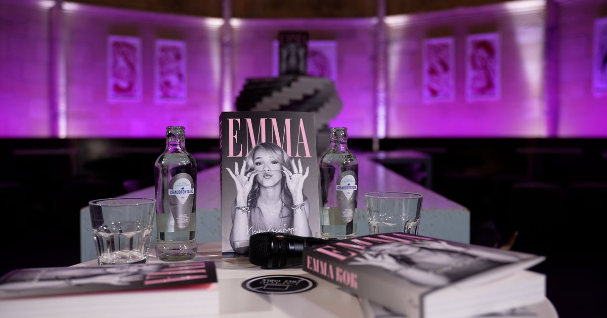 Zeventien jaar succes, leed en hoop samengevat in 272 pagina's: het boek van Emma Kok