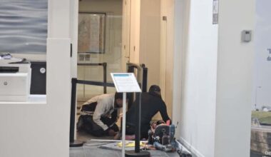 Jas van boa gestolen uit stadskantoor - Rijnmond