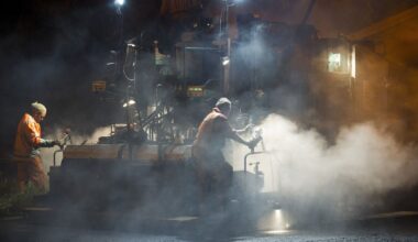 Regen gooit planning in soep: afsluitingen provinciale weg gaan niet door - Omroep West