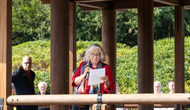 Verhalenboek ‘Mensen maken het Máximapark’ bij Opening Japanse Tuin