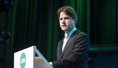 Bontenbal nam het in een televisieprogramma op voor reformatorische scholen die vinden dat homoseksuelen hun geaardheid niet mogen praktiseren