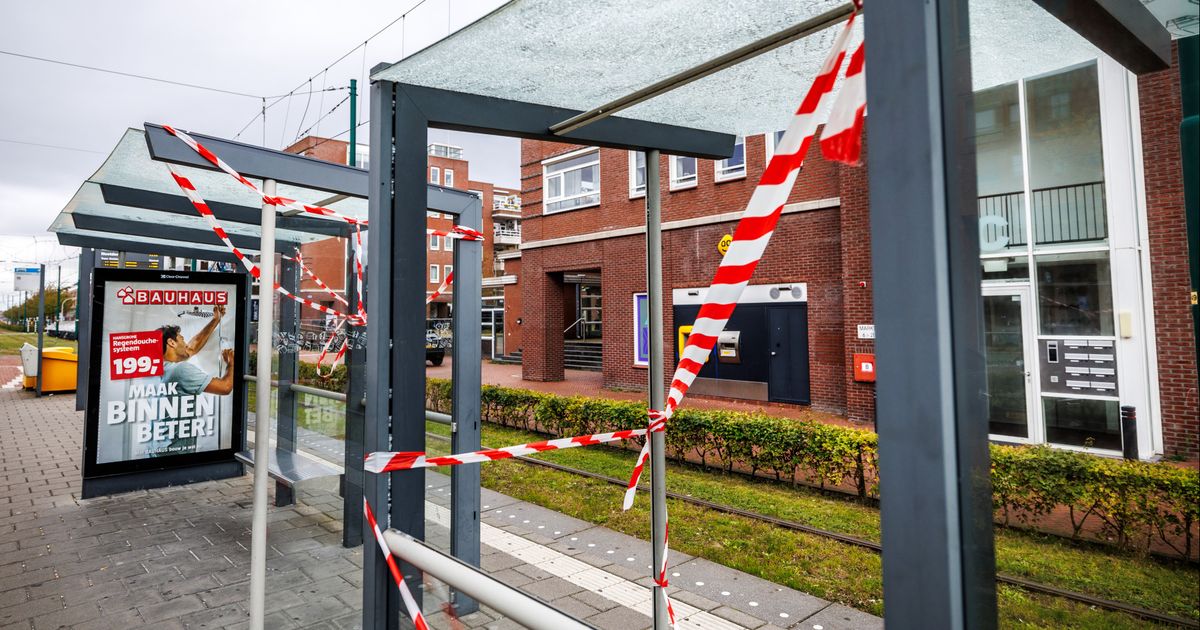Gemeente neemt harde maatregelen tegen onrust in winkelcentrum - Omroep West
