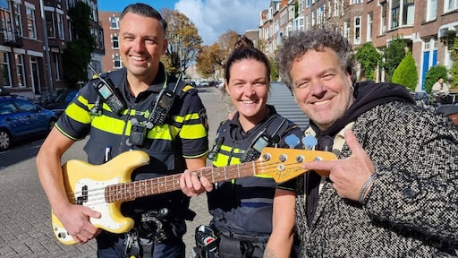 Na dertien jaar is gestolen gitaar van bassist Severijns weer terecht: 'echt filmscenario'