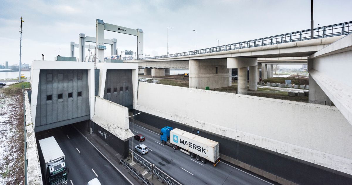 Let op! Ga op tijd van huis, want deze snelwegen zijn dit weekend dicht - Rijnmond