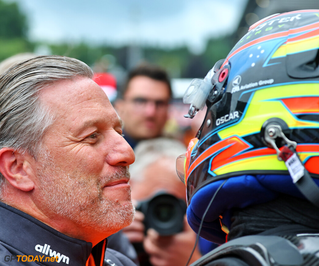 Rechtszaak McLaren-coureur ontspoort: Brown belandt in felle discussie