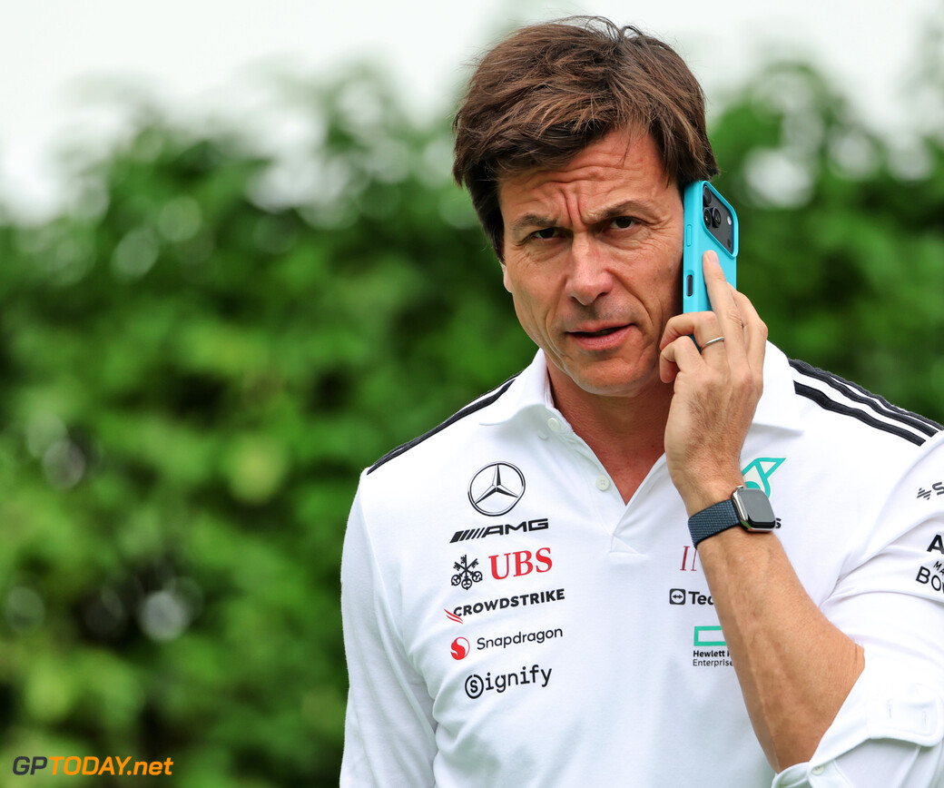 Wolff praat zijn mond voorbij over Mercedes-toekomst Russell