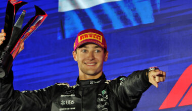 'Russell nadert Verstappen: Dit astronomische salaris gaat hij verdienen bij Mercedes'