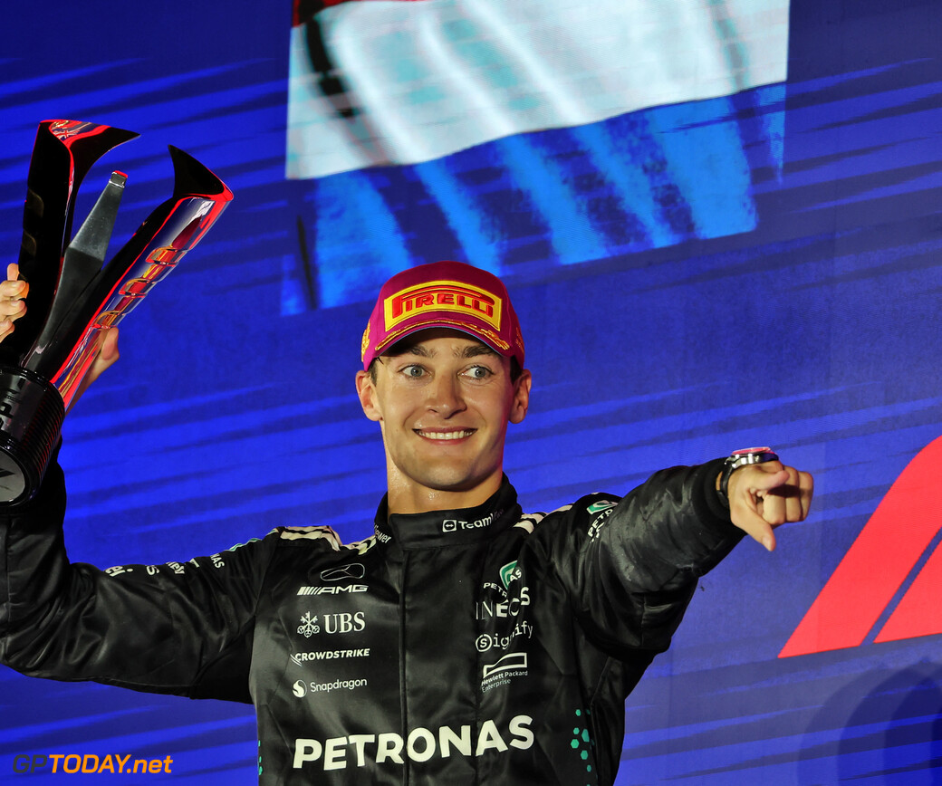 'Russell nadert Verstappen: Dit astronomische salaris gaat hij verdienen bij Mercedes'