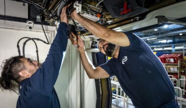 Statushouders aan het werk aan de kabelstraat
