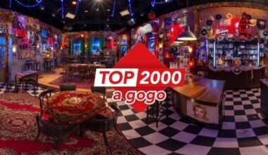 Michael Stipe neemt Losing My Religion van R.E.M. bijna volledig naakt op