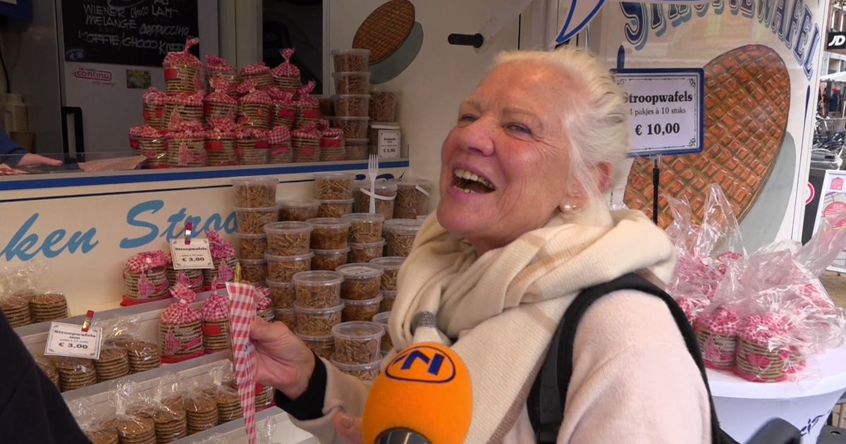 Duitsers genieten in Groningen tijdens Marktendag: 'Het is hier heel gezellig'