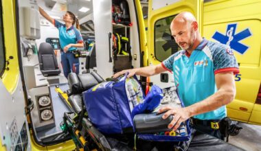 Gewonde bij vecht- en steekpartij tussen jongeren in binnenstad - Omroep West