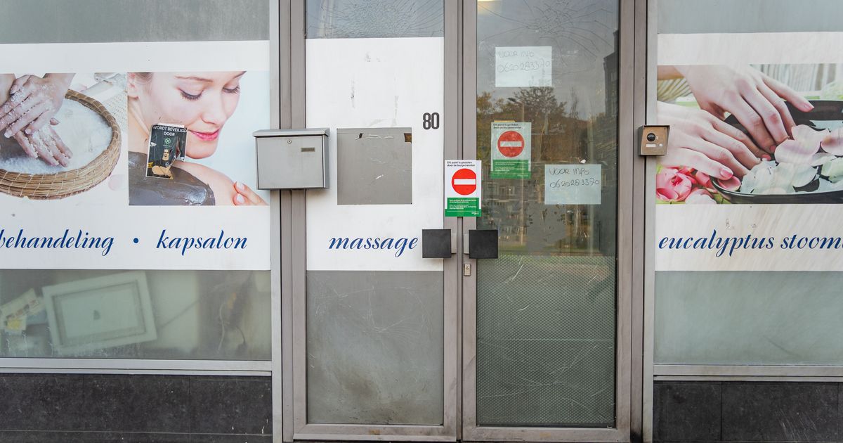 Gewonde in 'zorgelijke toestand' door brand in flatwoning | Man gewond door steekpartij - Rijnmond