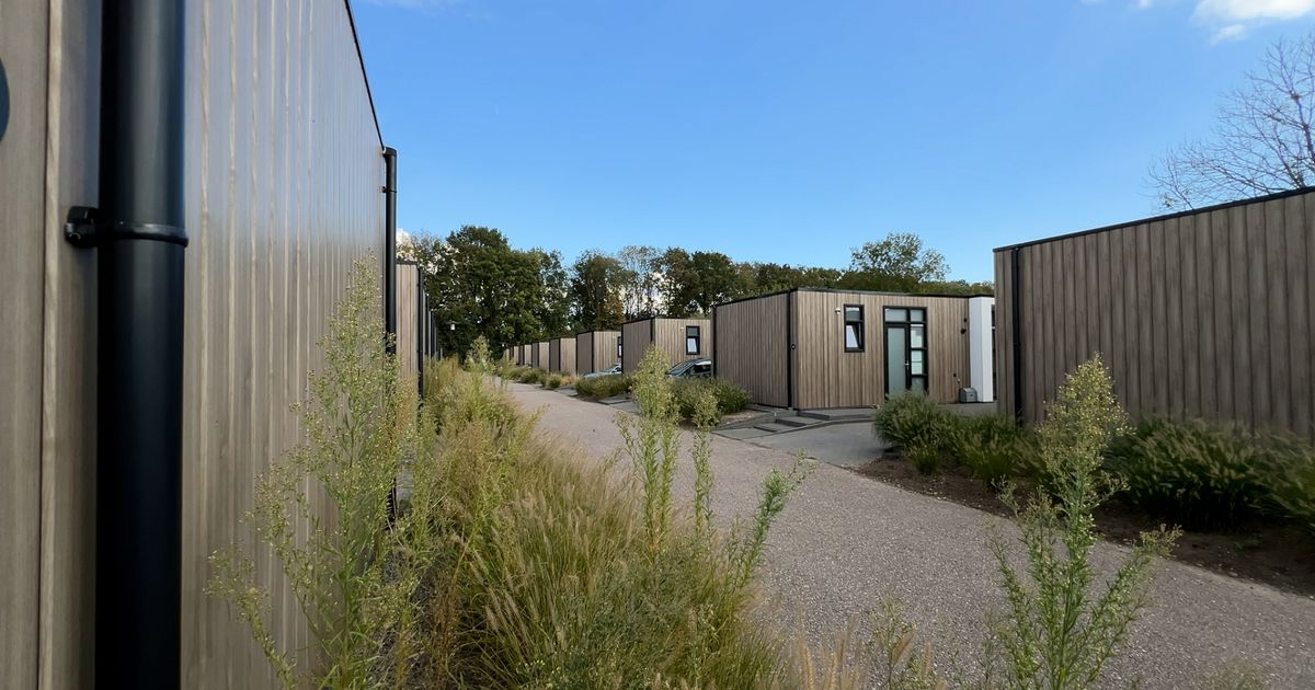 Mag een arbeidsmigrant een boete krijgen omdat hij zijn kamer niet goed stofzuigt?