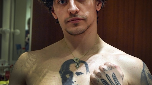 Poetin-tattoo kost Oekraïense sterdanser zijn staatsburgerschap