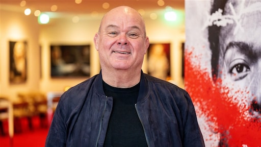 Paul de Leeuw gaat in nieuw programma op reis met mensen met dementie