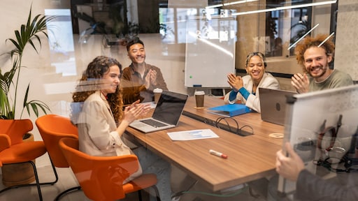 steeds minder vrouwen zonder eigen inkomen uit werk