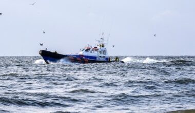 Olietanker stuurloos geraakt voor Nederlandse kust