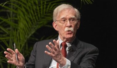 Oud-veiligheidsadviseur John Bolton aangeklaagd: 'Trump wil al jaren van hem af' - RTL.nl